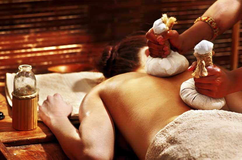 Kizhi Massage